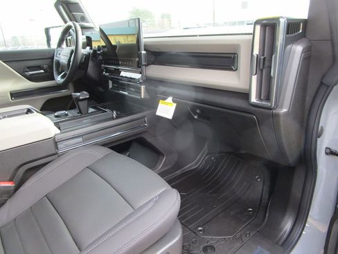 New 2026 GMC Hummer EV 4x4 Crew Cab image 26