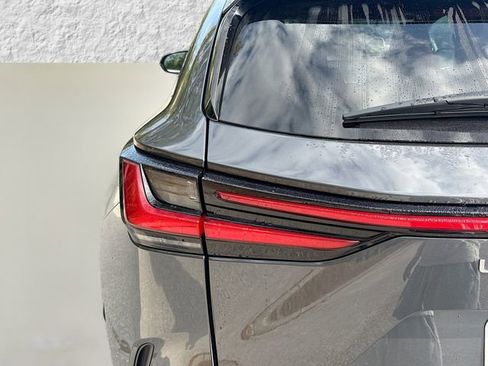 Used 2025 Lexus NX 250 FWD w/ Towing Package (2000 Lbs) image 10