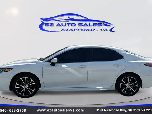 Used 2019 Toyota Camry SE FWD image 8
