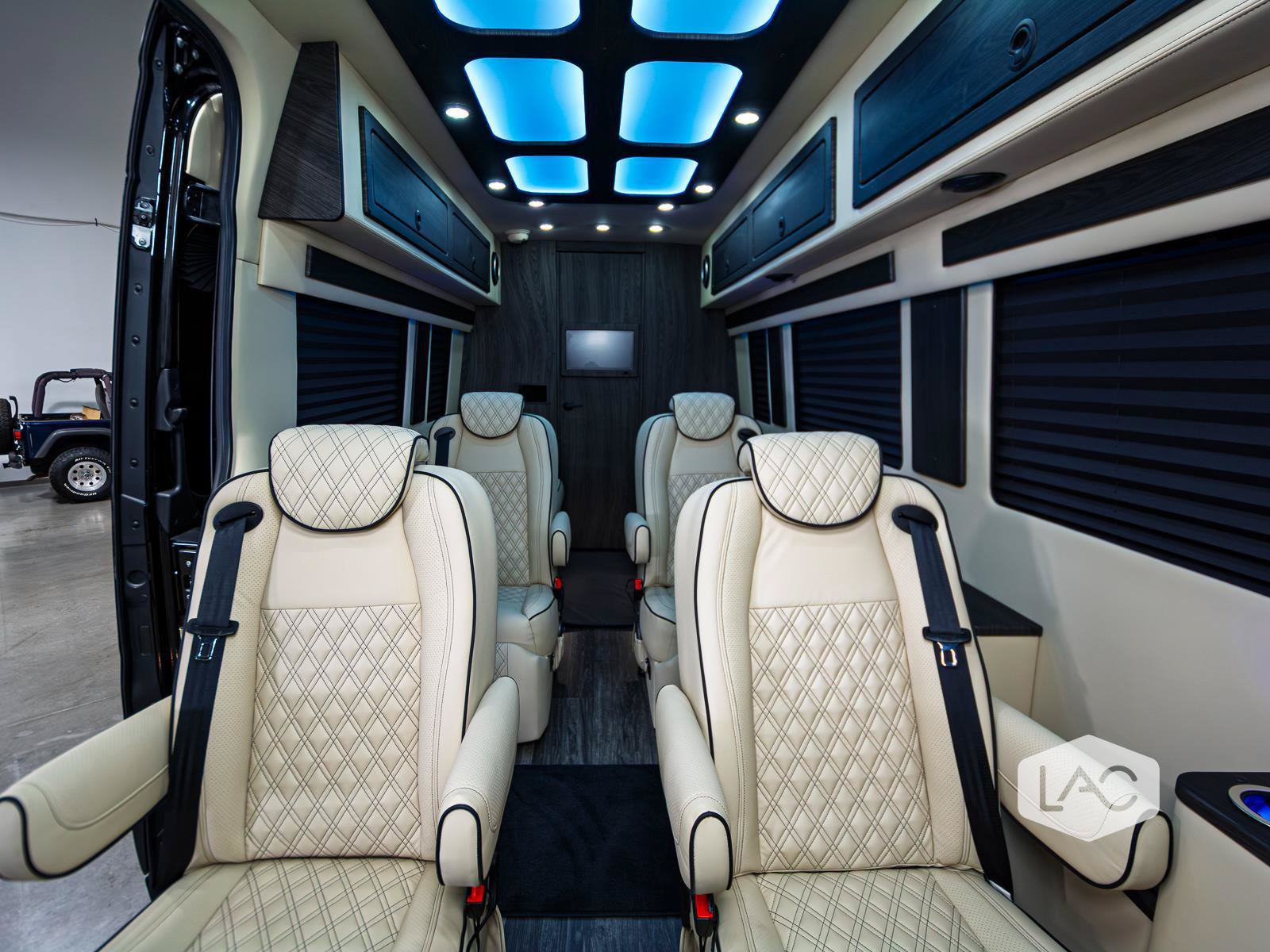 Used 2025 Mercedes-Benz Sprinter 3500 image 5