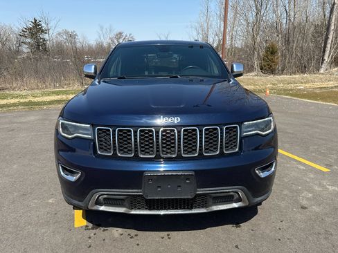 Used 2018 Jeep Grand Cherokee Limited w/ Luxury Group II image 2