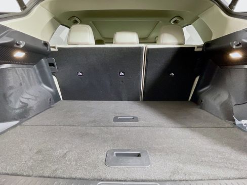 Used 2025 Nissan Ariya FWD image 30