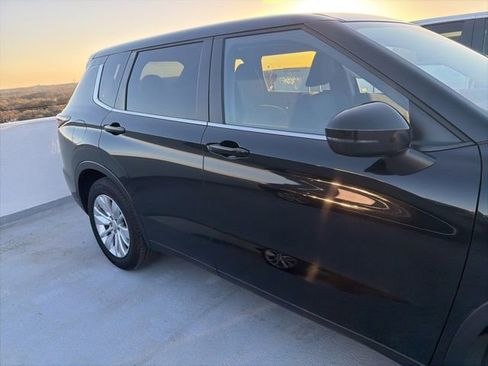 Used 2025 Mitsubishi Outlander ES image 31