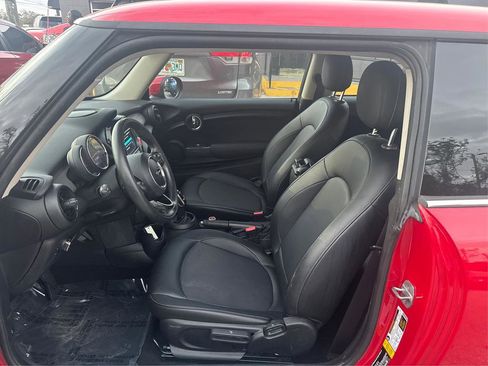 Used 2020 MINI Cooper 2-Door Hardtop FWD image 9