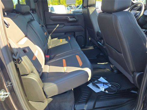 Used 2022 GMC Sierra 1500 AT4 w/ AT4 Preferred Package image 11