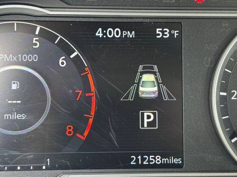Used 2025 Nissan Versa SV FWD image 38