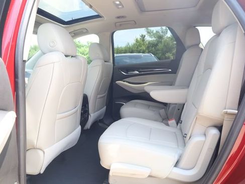 Used 2021 Buick Enclave Essence w/ Sound and Sites Package AWD/4WD image 23