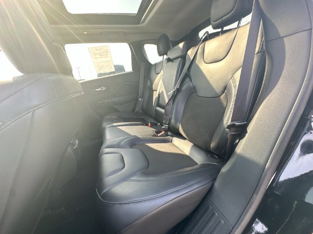 Used 2020 Jeep Cherokee Latitude Plus AWD/4WD image 25