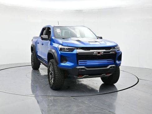 Used 2024 Chevrolet Colorado ZR2 w/ Technology Package image 5