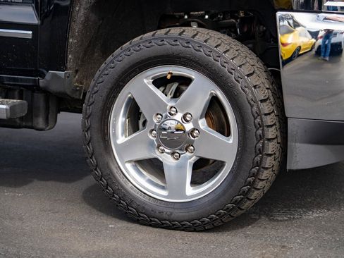 Used 2015 Chevrolet Silverado 2500 LTZ w/ Duramax Plus Package AWD/4WD image 8