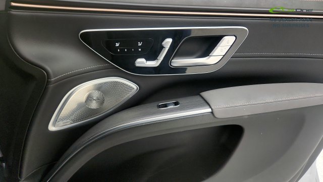 Used 2023 Mercedes-Benz EQS 580 4MATIC SUV image 38