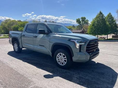 Used 2024 Toyota Tundra SR5 w/ SR5 Convenience Package AWD/4WD image 7