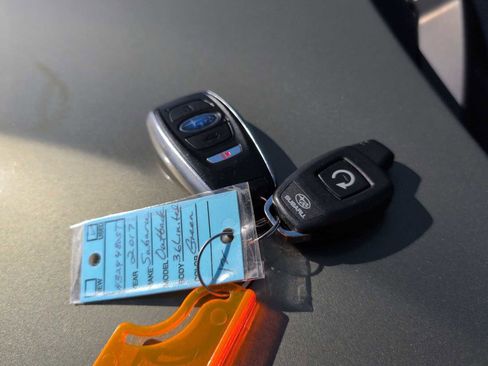 Used 2017 Subaru Outback 3.6R Limited image 37