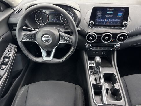Used 2023 Nissan Sentra SV image 3