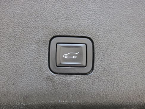 Used 2019 Chevrolet Traverse LT w/ LT Premium Package FWD image 37