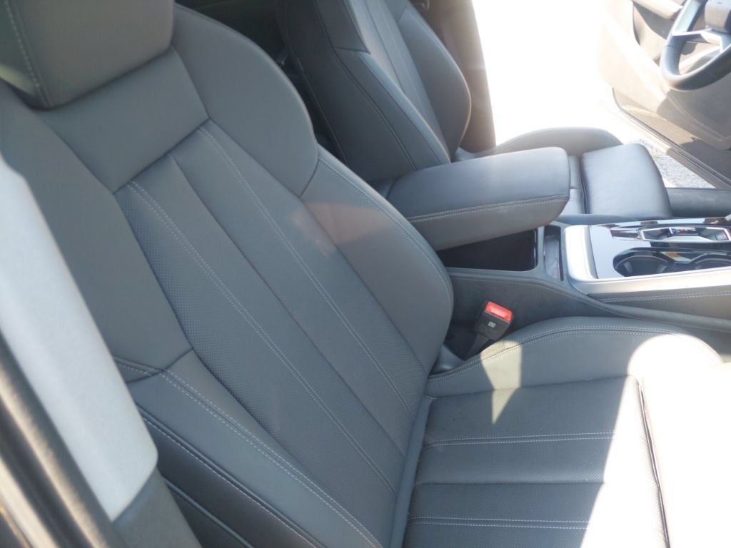 Used 2025 Audi Q5 Prestige AWD/4WD image 33