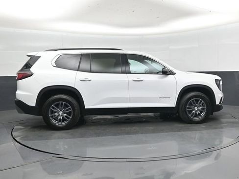 Used 2025 GMC Acadia Elevation FWD image 2