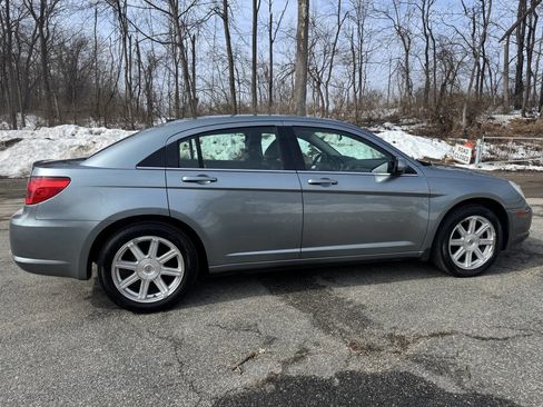 Used 2009 Chrysler Sebring Limited image 7