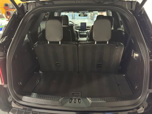 Used 2022 Ford Explorer ST w/ ST Street Pack image 21