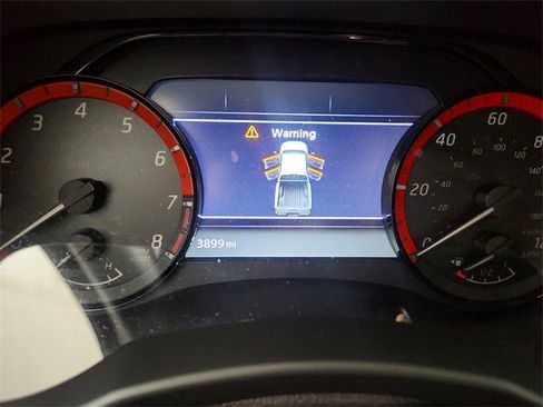 Used 2025 Nissan Frontier PRO-4X image 22