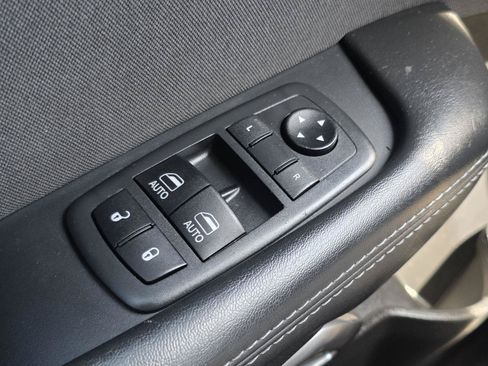 Used 2019 Dodge Challenger SXT w/ Blacktop Package RWD image 9