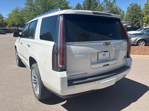 Used 2020 Cadillac Escalade Premium Luxury AWD/4WD image 3