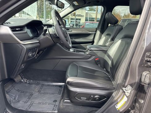 Used 2025 Jeep Grand Cherokee Limited 4xe w/ MOPAR Finishing Package image 20