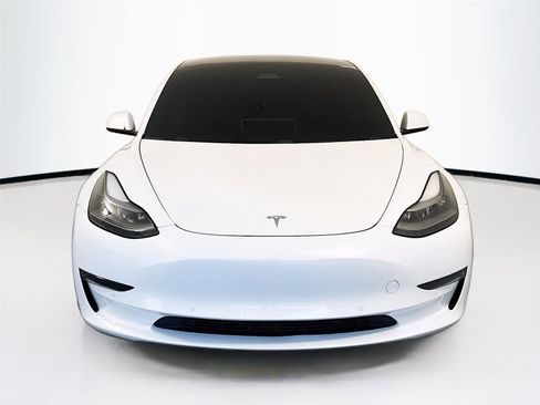 Used 2021 Tesla Model 3 Standard Range Plus image 14
