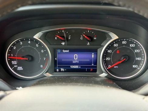 Used 2020 GMC Acadia SLE w/ Driver Convenience Package FWD image 10