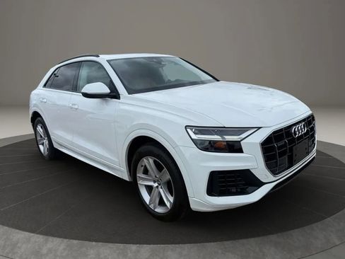 Used 2019 Audi Q8 Premium w/ Convenience Package AWD/4WD image 2