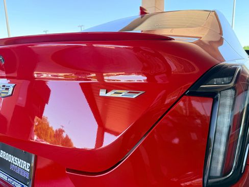 Used 2021 Cadillac CT4 V w/ Technology Package RWD image 29