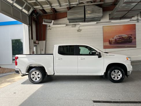 Used 2025 Chevrolet Silverado 1500 LT RWD image 10