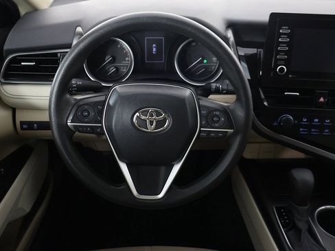 Used 2021 Toyota Camry LE image 29