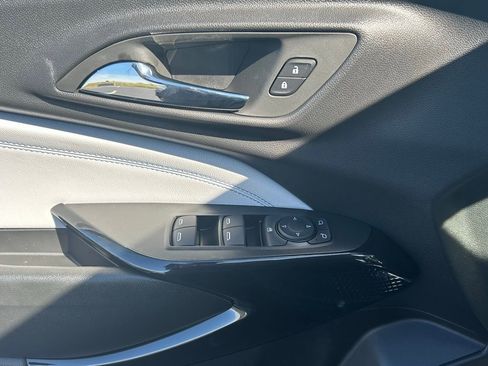 New 2025 Chevrolet Trax LT w/ LT Convenience Package image 21
