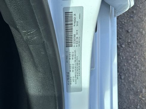 Used 2015 Chrysler 200 S FWD image 30