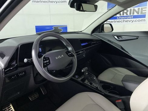 Used 2024 Kia Niro EX Touring FWD image 15