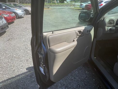 Used 2002 Dodge Caravan SE FWD image 31