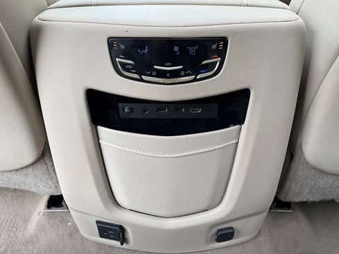 Used 2020 Cadillac Escalade ESV Premium Luxury image 41