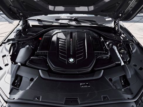 Used 2022 BMW M760i xDrive w/ Luxury Rear Seating Package AWD/4WD image 16