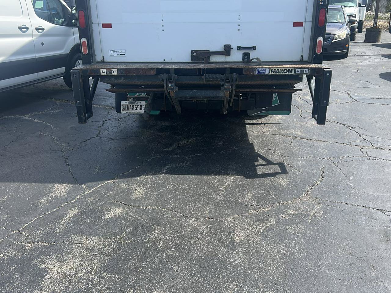 Used 2023 Isuzu NPR RWD image 5