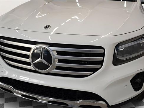 Used 2025 Mercedes-Benz GLB 250 4MATIC w/ Winter Package image 16