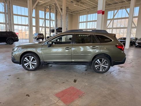 Used 2018 Subaru Outback 2.5i Limited image 6