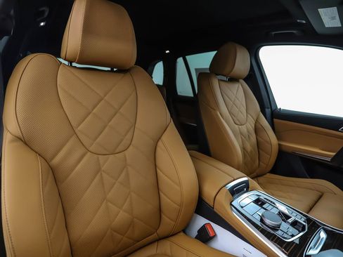 New 2026 BMW X5 xDrive40i w/ M Sport Package image 32