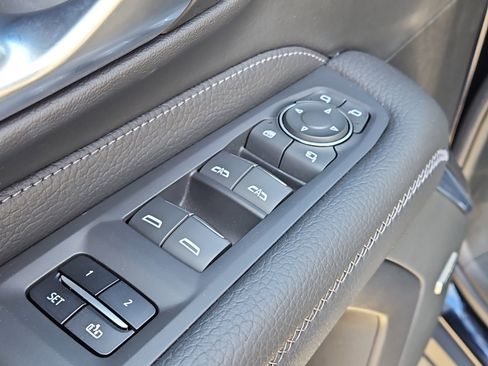 Used 2022 GMC Yukon Denali image 25