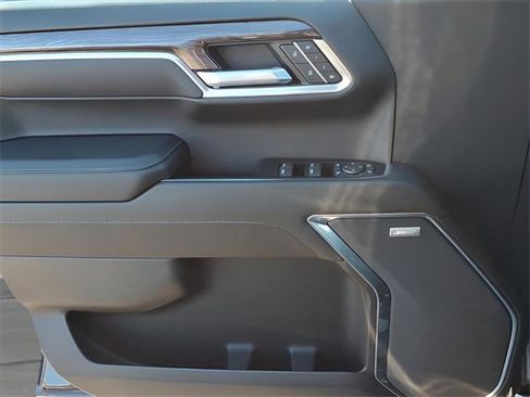 Used 2022 Chevrolet Silverado 1500 LTZ image 14