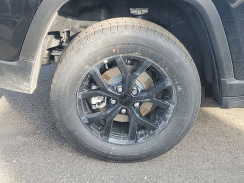 New 2026 Jeep Grand Cherokee Altitude AWD/4WD image 6