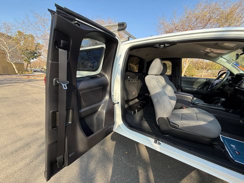 Used 2019 Toyota Tacoma SR RWD image 21