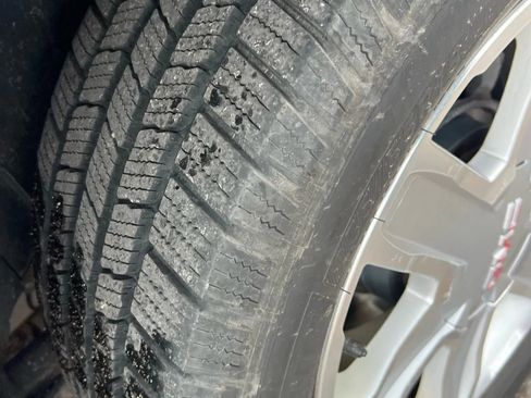 Used 2010 GMC Terrain SLT w/ Cargo Package image 15