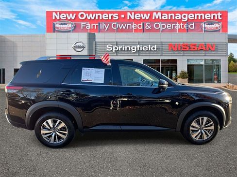 Certified 2023 Nissan Pathfinder SL image 4