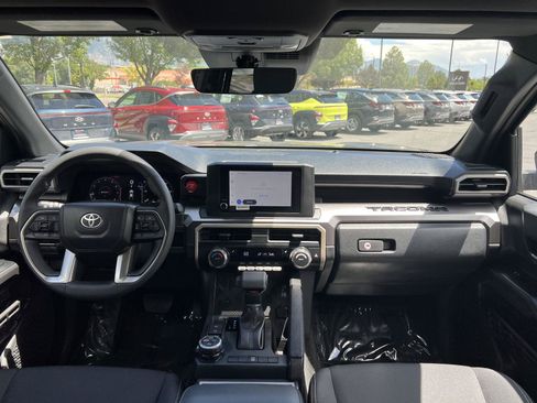 Used 2025 Toyota Tacoma TRD Off-Road AWD/4WD image 24